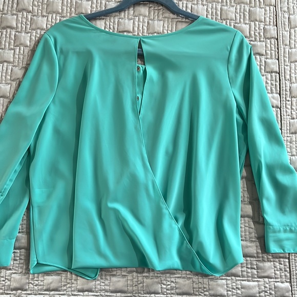 Beautiful Bebe Top 💎 - Picture 5 of 12